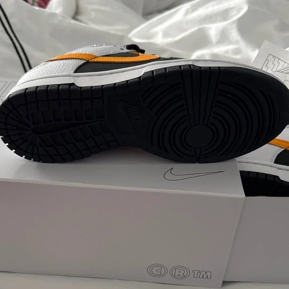 Nike Dunk Low Sneakers NEW - Picture 4 of 8